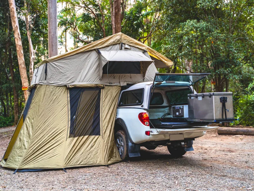 BOAB Soft Shell Roof Top Tent With An Annex