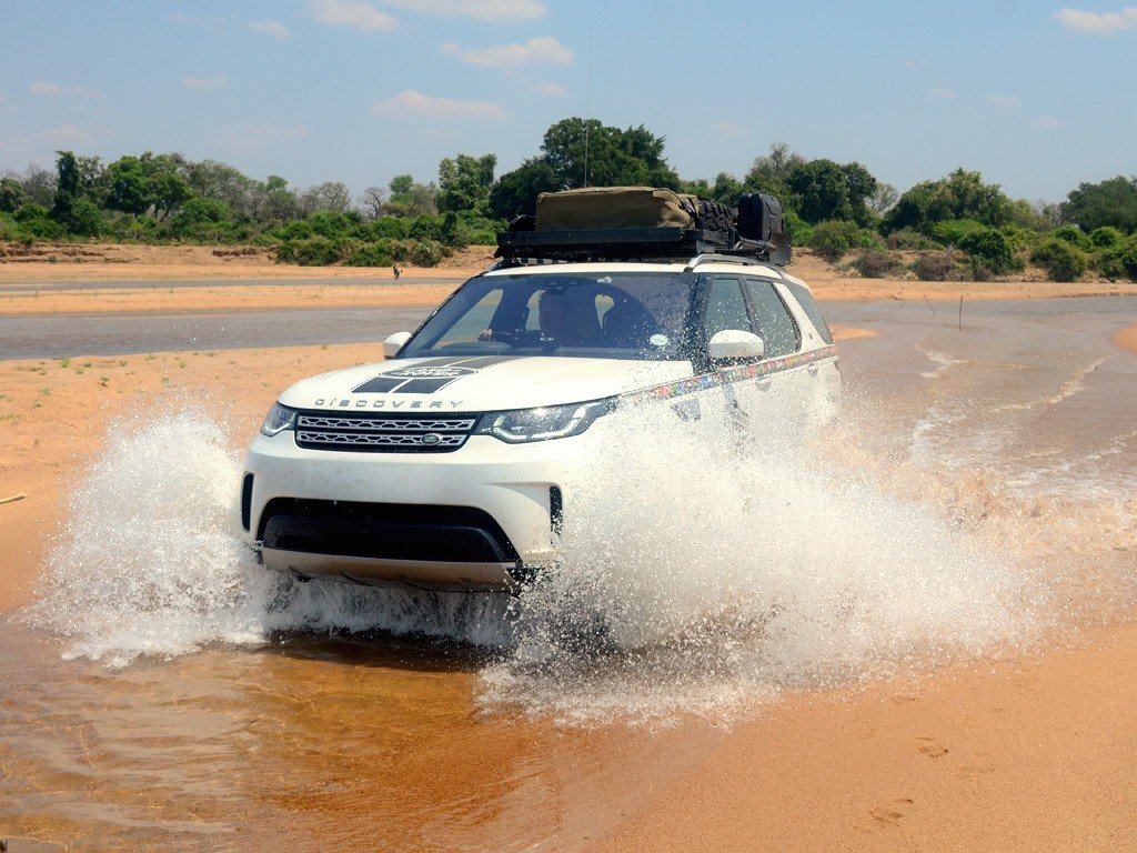 in action: Front Runner Land Rover All-New Discovery (2017-Current) Slimline II Roof Rack Kit