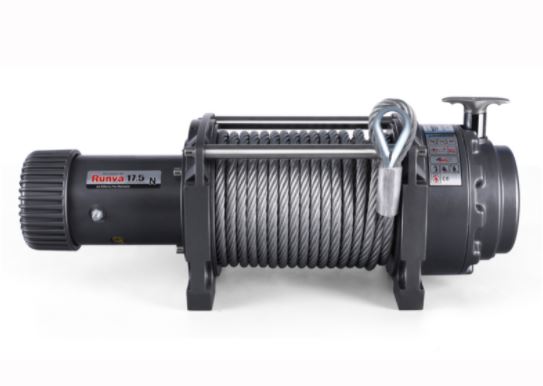  RUNVA Winch with steel cable for recovery