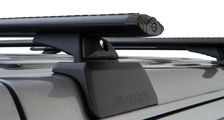 Vortex RCL Black 3 Bar Backbone Roof Rack Zoomed In